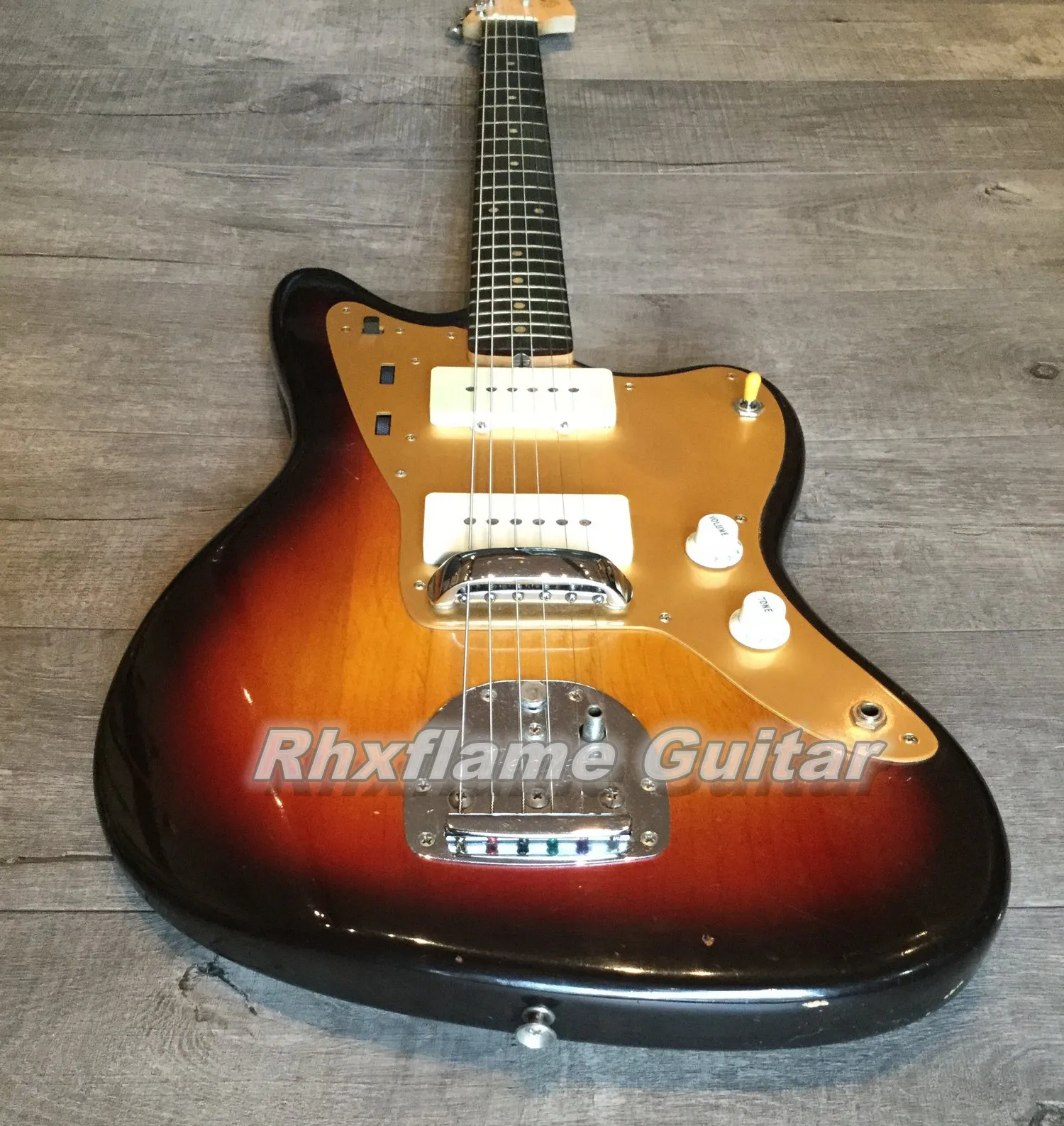 Chiyoda エレキギター サンバースト エレキギター(サンバースト) ストラトキャスタータイプ | フォト