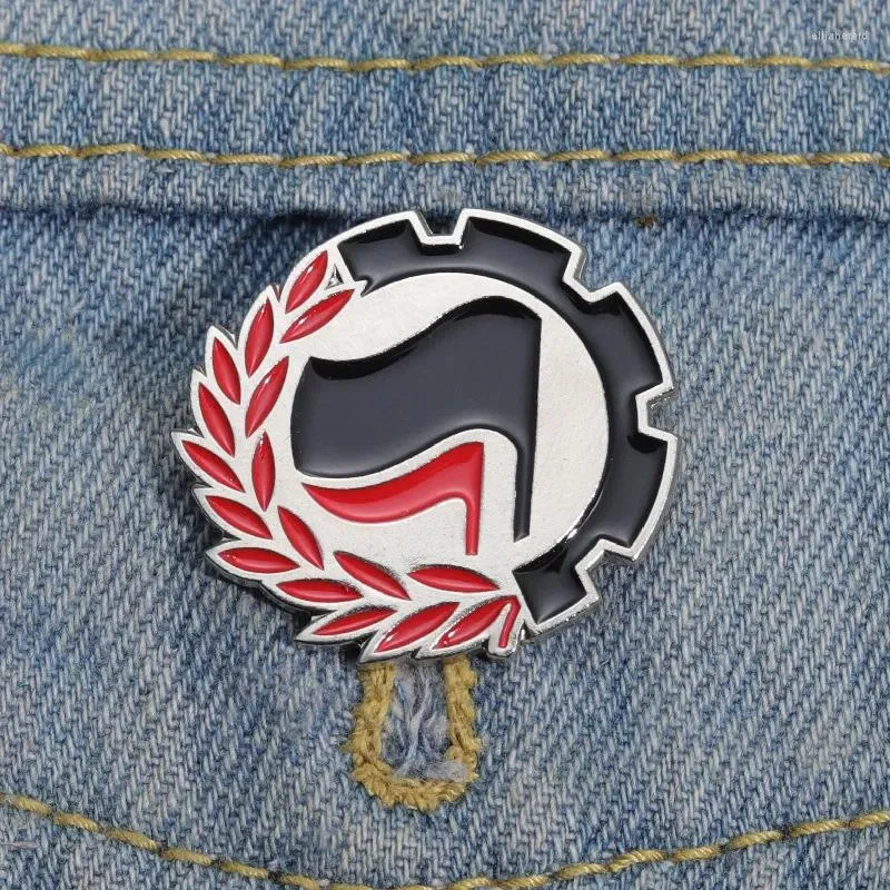 Broches en émail noir et rouge, Badges à boutons, sac à dos entièrement en métal, chapeau, accessoires en cuir pour unisexe