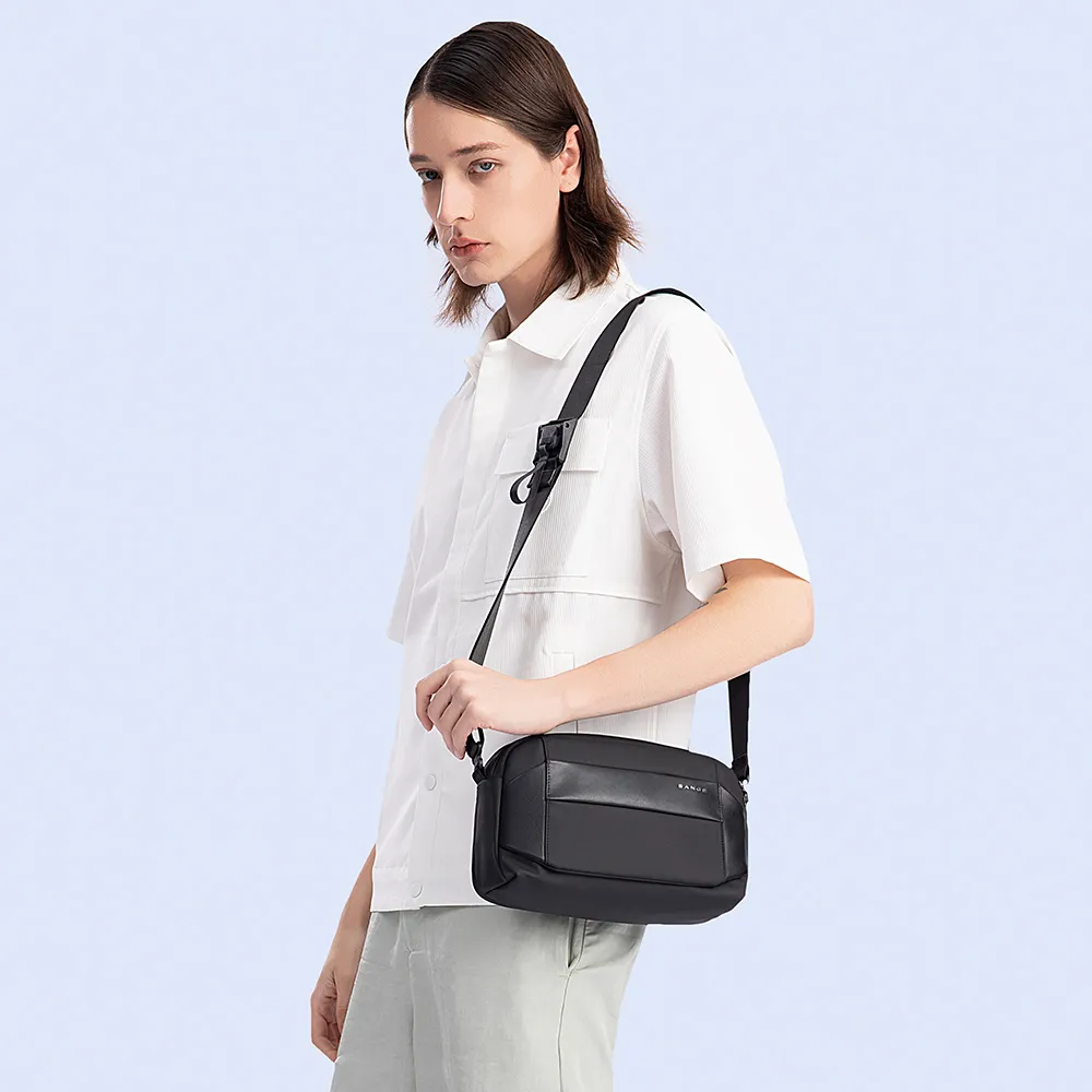 Borsa a tracolla piccola in tela da uomo, borsa a tracolla multifunzionale per sport all'aria aperta, viaggi, escursioni, campeggio  18