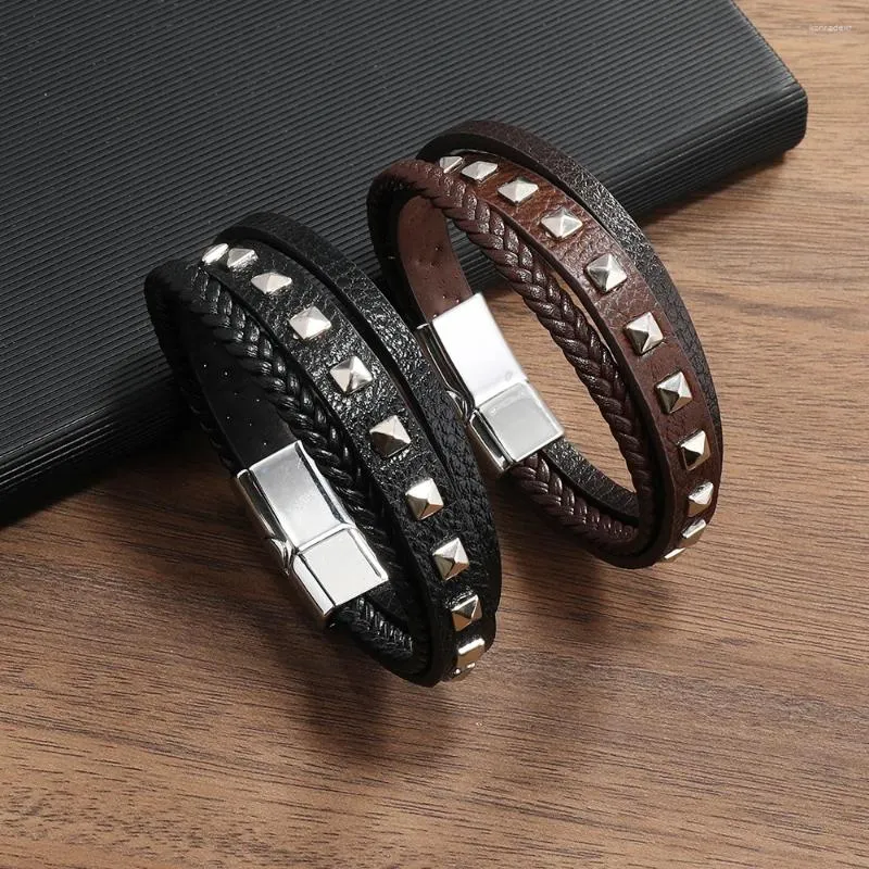 Charm Bracelets European And American Vintage Men's Leather Bracelet Fashion Rivet Pyramid Band Ornament Wholesale