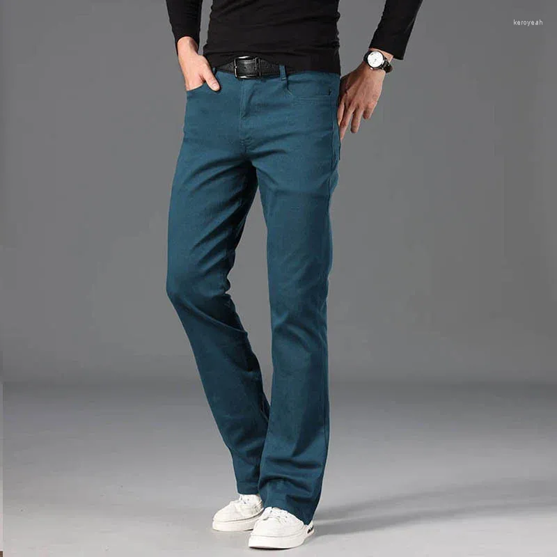 Jeans da uomo Pantaloni in denim micro-svasati Versione coreana di pantaloni svasati casual elastici neri