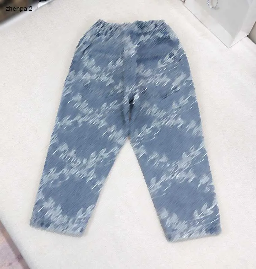 Lyxdesigner Baby Jeans Autumn Denim Kids Pants Storlek 100-160 Multipel tvättprocessbehandling Barnbyxor 10 november