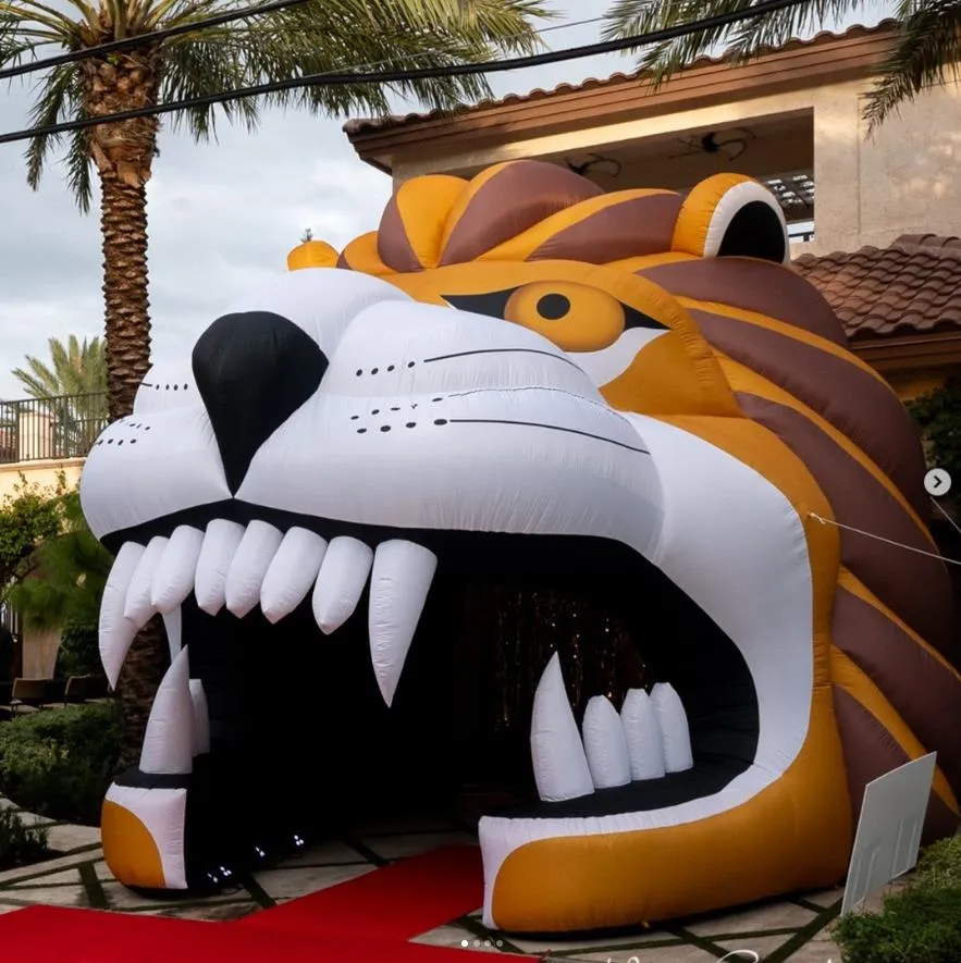 túnel inflável gigante alto do tigre de 5m para a decoração de Inflatabls do jogo de futebol