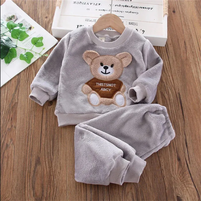 Conjuntos de roupas de inverno para meninos conjunto de roupas outono algodão grosso com capuz camisola bonito urso duas peças conjunto de lã para meninas 0-6 anos 231114