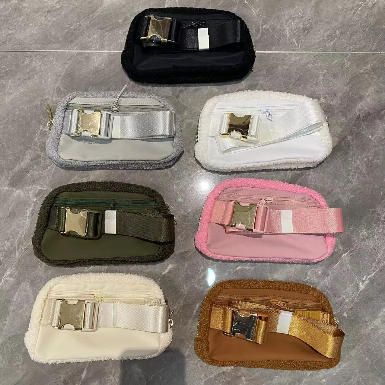 sadelväska nylonväska designer bälte plysch yoga väska klassisk bröst bumbag för kvinnor män vanlig axel crossbody midjepåsar designers tygväska