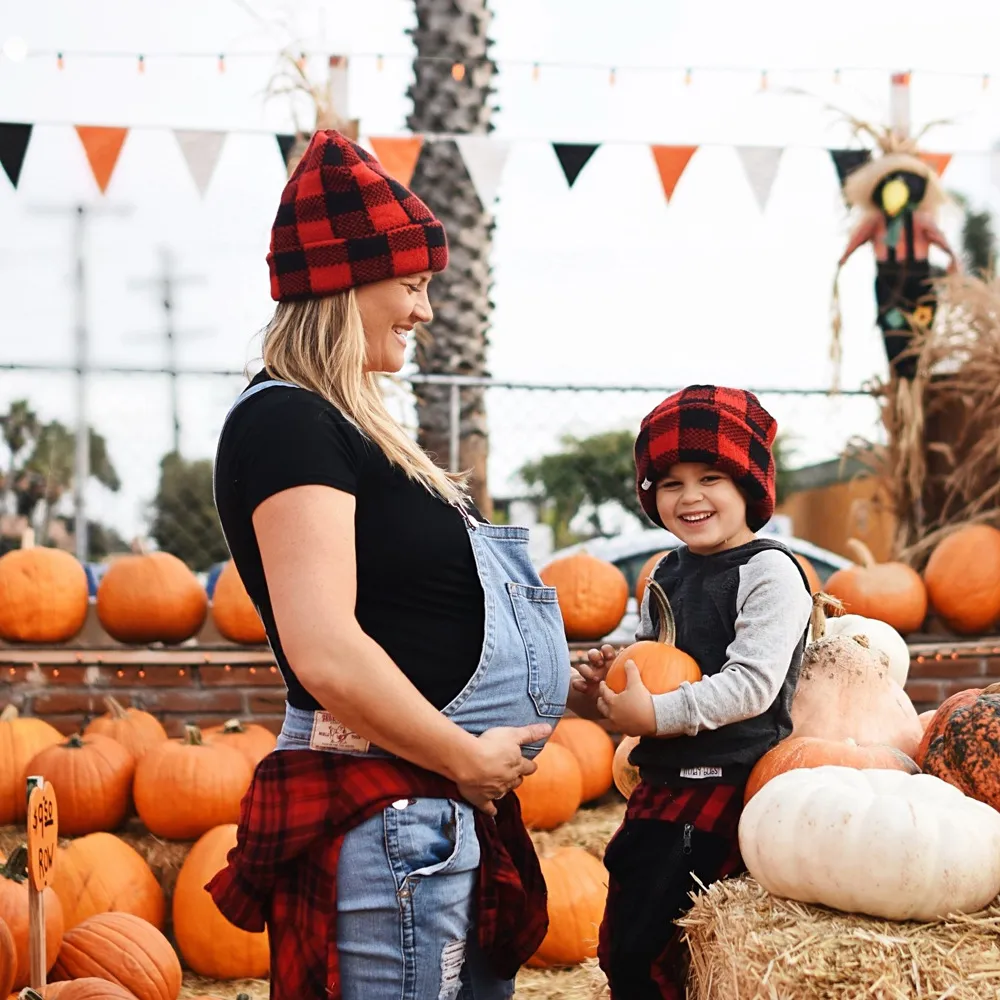 Chapeaux tricotés familiaux à carreaux rouges et noirs, petit chapeau chaud de noël