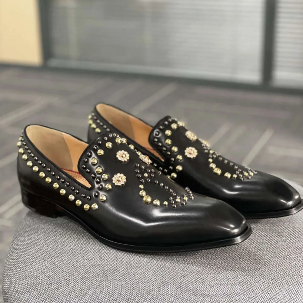 Homens designers vestido sapatos de couro de luxo sapatos formais apontou toe strass spikes negócios sapato festa de casamento tamanho grande 38-48 no492