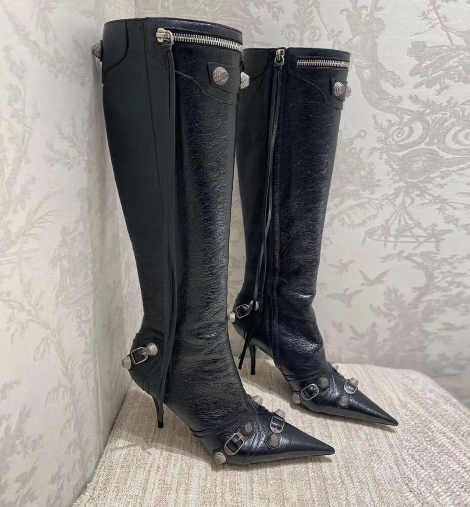 Cagole Lambskkin Leather Hine-High Boots Stud Backle装飾されたサイドジップ靴