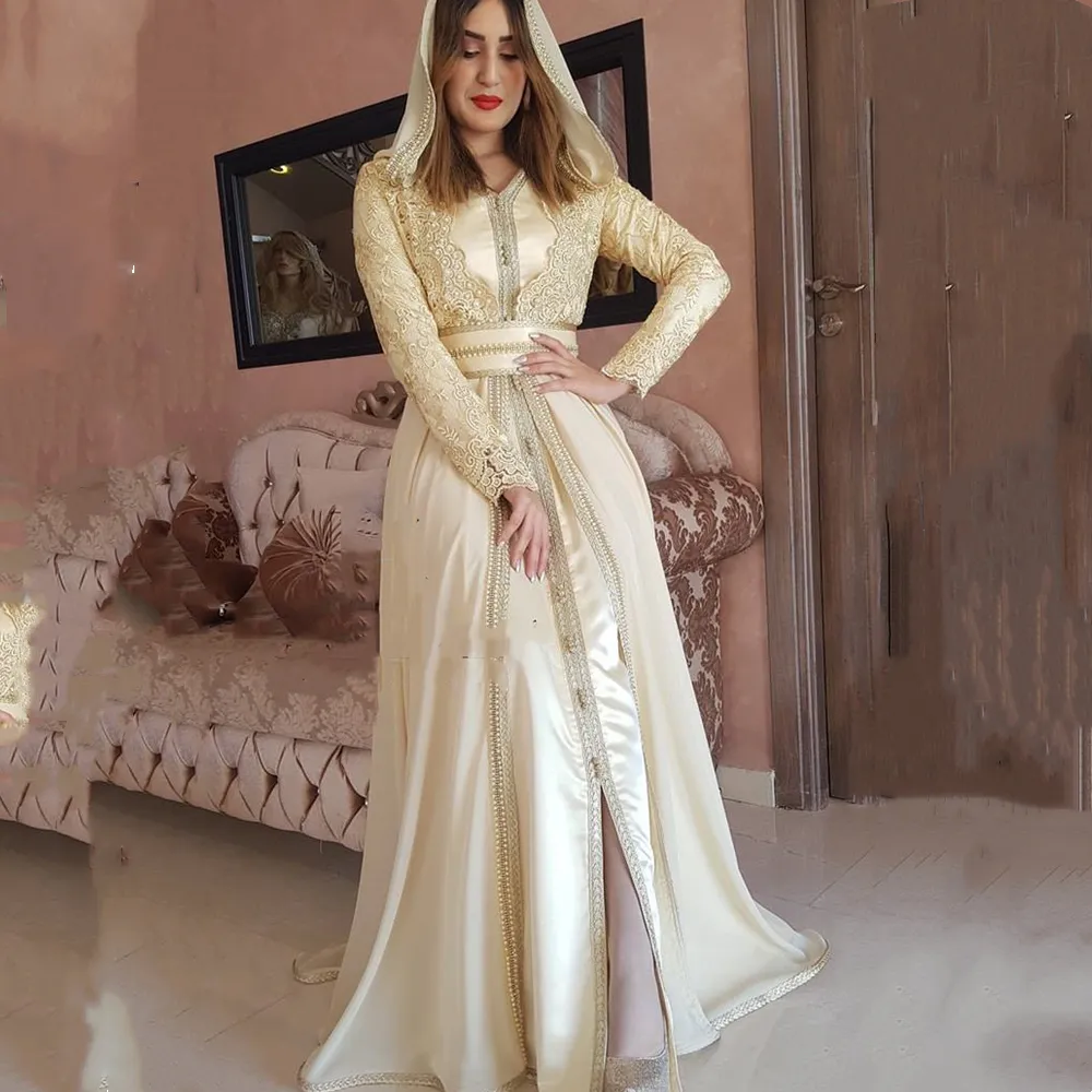 Élégant arabe marocain Kaftan Soirée Robes formelles avec applications de dentelle de chapeau Longueur de plancher de sol