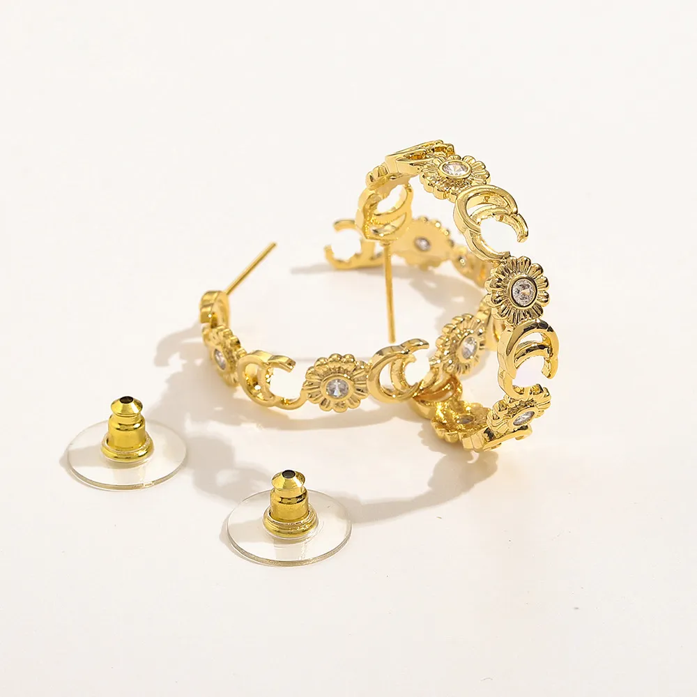 Orecchini a bottone di stilista Lettera di marca Suower Orecchino per le donne Fascino Regali di nozze Accessorio di gioielli di alta qualità