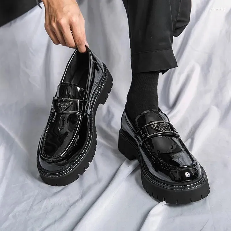 Kledingschoenen Oxfords voor heren Zwart lakleer Loafers Ronde neus Heren formeel zakelijk handgemaakt