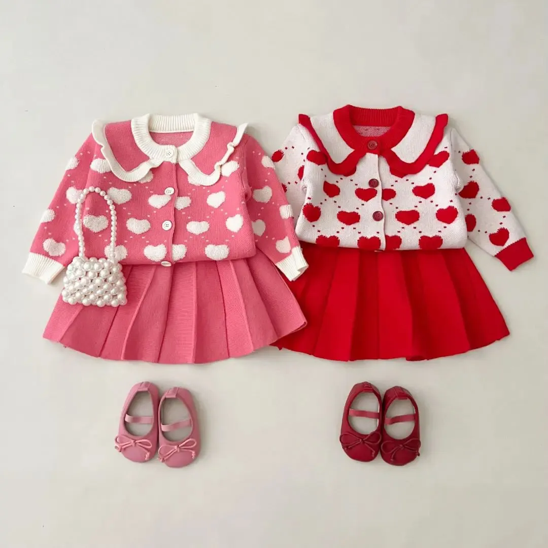 Ensembles de vêtements Bébé fille vêtements pull ensemble pour enfants tricoté S haut et bas jupe coréen brodé cardigan rouge de 2 à 7 ans 231114