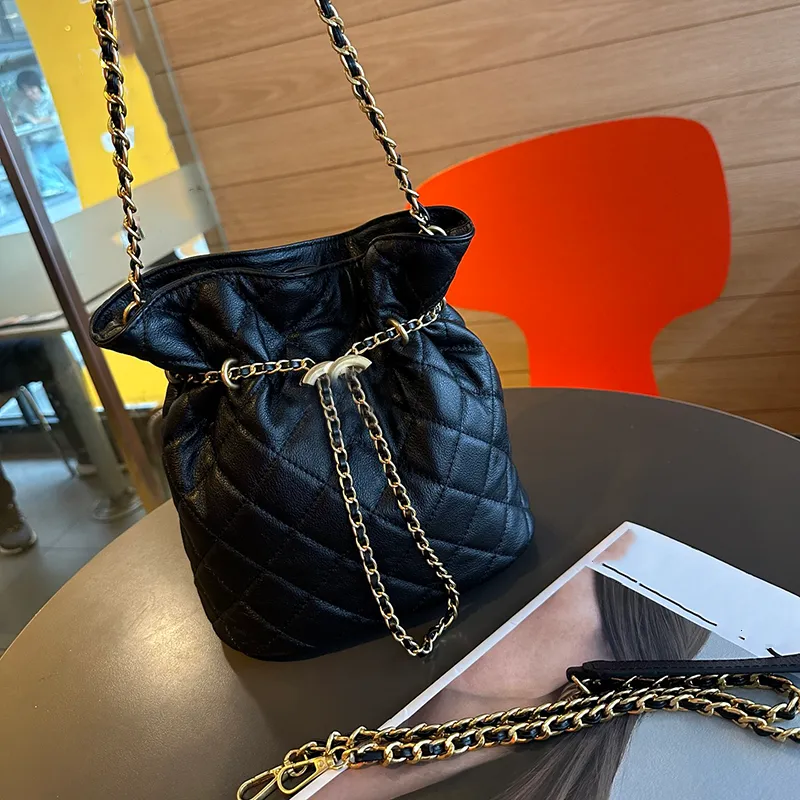 23K Bucket Bag 23cm Makeup Bag Coin Bag Leather Diamond Gold Hardware Metal Clasp Luxury Tote Matelasse Chain Crossbody Bag Underarm Bags Classic Black Sacochef