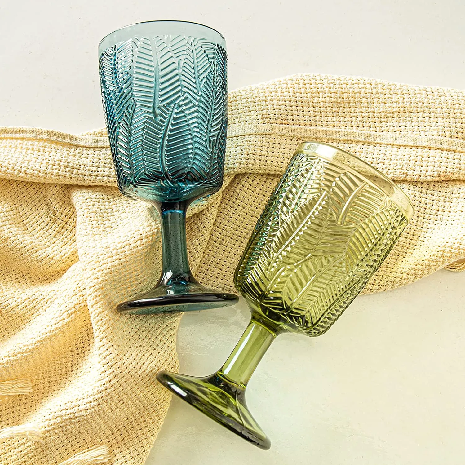 2pcs / lot Blue Embossed Leaf Texture Wine Glass Goblet Retro Juice Drinking  Cup Spirits Wedding Party Beverage Glasses 340ml
