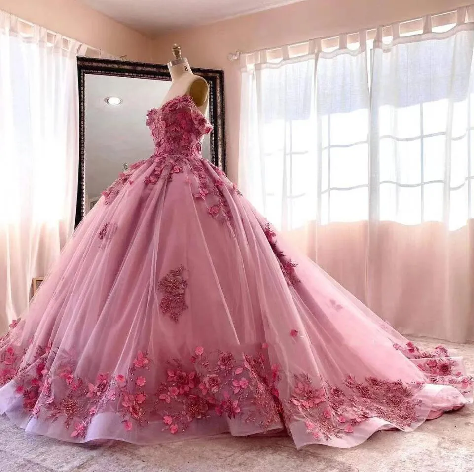 핫 핑크 퀸 네라 드레스 3D 플로럴 아플리케 구슬 현대 오프 어깨 레이스 업 코르셋 프린세스 댄스 프롬 멍청이 드 15 anos