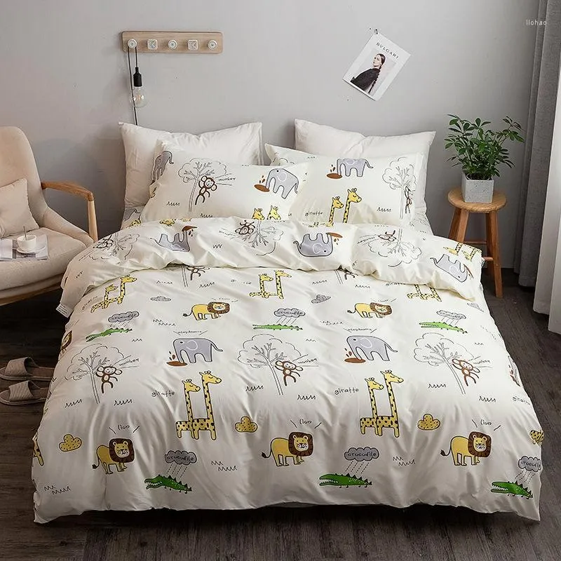 Yatak Seti Dört Parçalı Yatak Odası Lüks Yurt Tek Erkekler Basit Keten Sayfası Yorgan Kapağı Üç Set