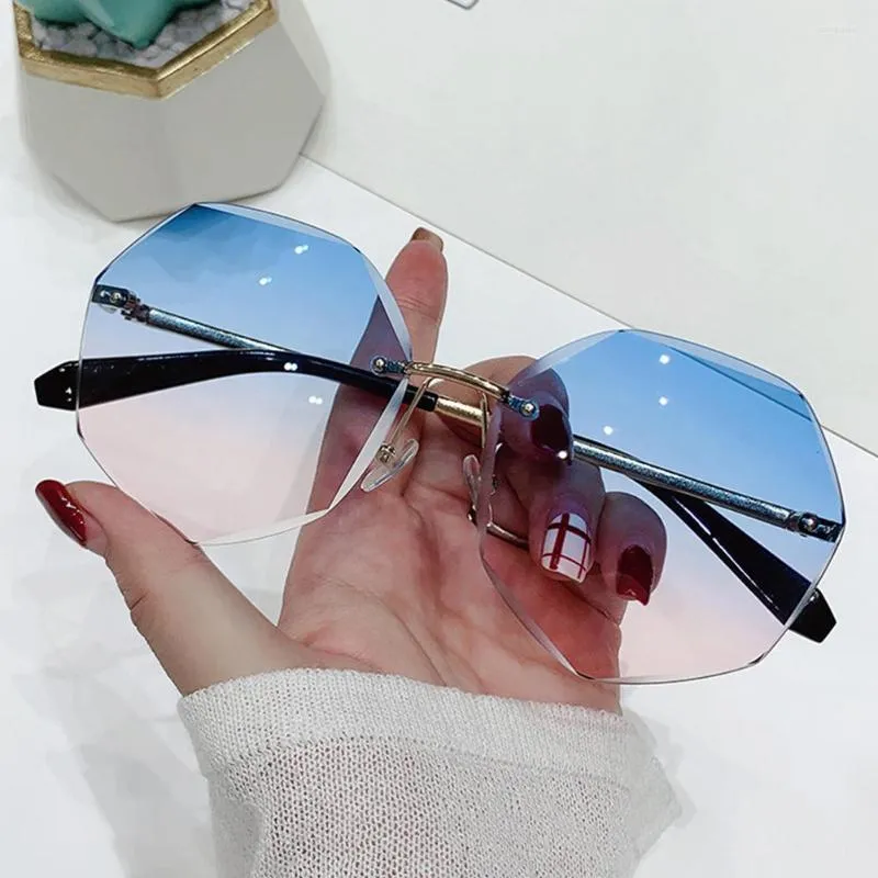 Sunglasses Diamond Cut-edge Ladies Fashion European American Metal Polygon Rimless Outdoor Sunscreen UV400