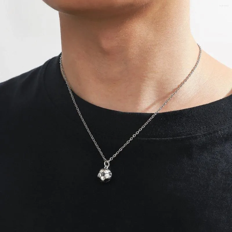 Chaînes Tendance Creative Football Coupe du Monde Pendentif Collier pour hommes Personnalité réglable Mode Acier inoxydable