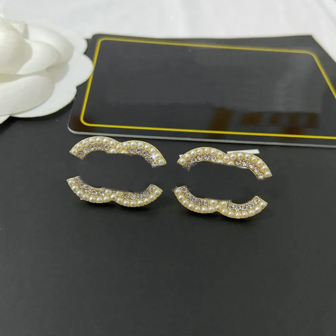 Designer Diamond Stud Moda Donna Lettera Regali per la famiglia Orecchini placcati in oro Gioielli