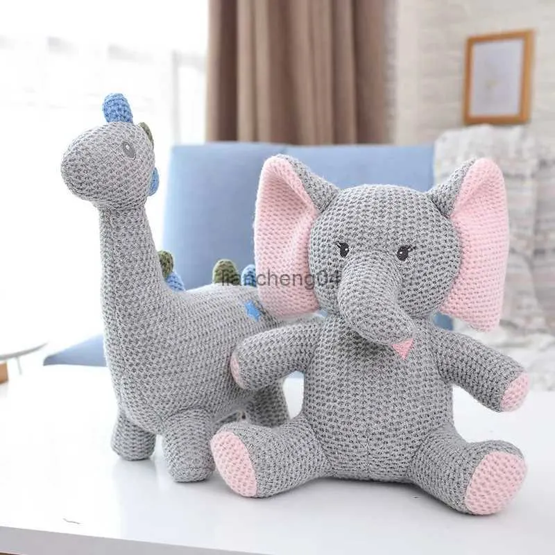 Plyschdockor barn baby fyllda djur plysch leksak stickad komfort rattle doll virkning ull söt elefant/björn/kanin/dinosaurie // häst toyl23116