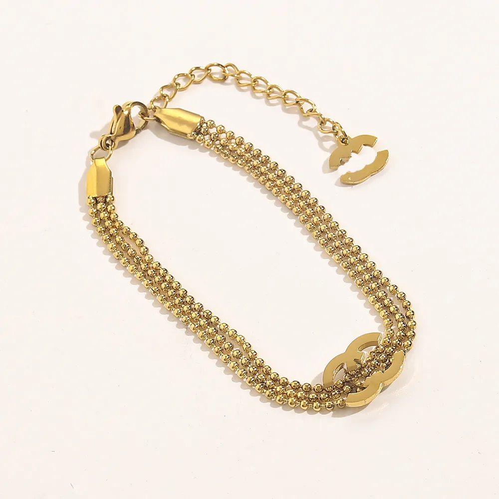 Designer Gold Chain Bracelet Luxury Brand Jewelry Love Bracelet 2023 Spring New Romantic Girl Gift Bracelet 18K Gold Plating Luxury Family Jewelry Wholesale