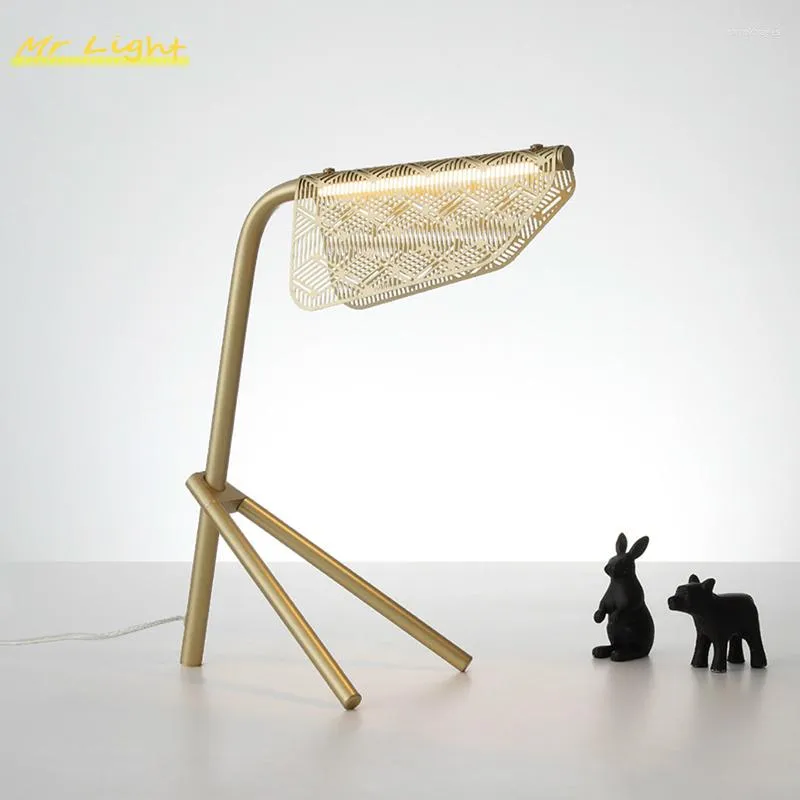 Lampes de table Moderne De Luxe Or Lampe Lustre LED Lgihts Éclairage Salon Chambre Bureau Chevet Lecture Luminaires