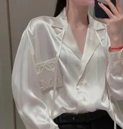 Designer BLOUSES MENS Kvinnor Silk Tshirts med bokstäver broderi mode långärmad tee skjortor avslappnade toppar kläd svart vit 925d 0jd8