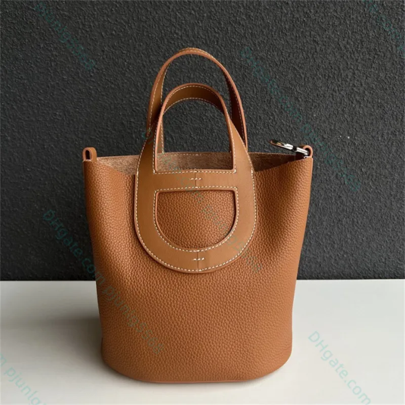 femme classique Sac seau Style de mode Sac à main In The Loop Designer de luxe Chaîne d'épaule Sac à bandoulière Sac à bandoulière Sac à bandoulière Sacs à main hobo walle