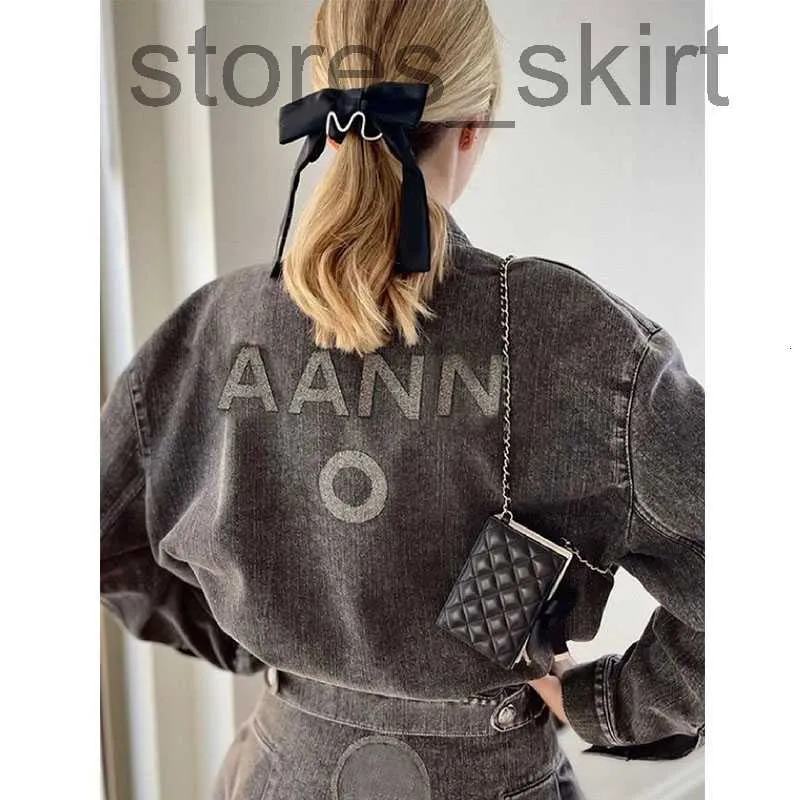 Kadın Ceketler Tasarımcı Denim Lüks Jeans Kadınlar Tek Kelin Siyah Denim Ceketler Yeni İlkbahar Yaz Tasarım Uzun Kollu Günlük Gevşek LH09