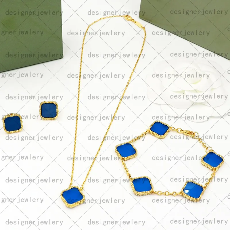 collana di lusso a quattro foglie di trifoglio designer jewerly braccialetto da donna orecchini set catena d'oro festa di nozze festa della mamma San Valentino collane di fiori in acciaio designer