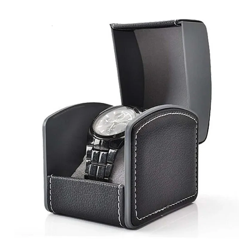 Boîtes à montres Boîtier de montre unique Étui de voyage en cuir PU pour montre avec coussin amovible Étui de rangement pour bijoux Organisateur Boîte de montre carrée portable 231114