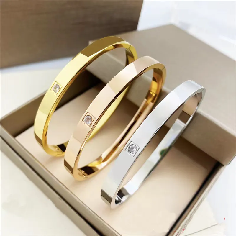 2023 New Product Designer Personalized Simple carrtier Diamond Couple Cuff Bracelet Jewelry