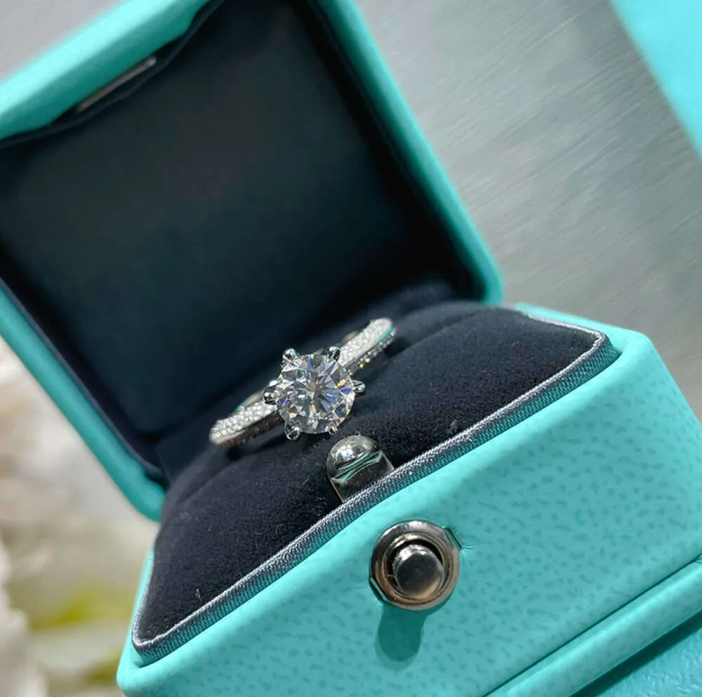 Lyxdesigner ringar för kvinnor män diamant mode trend silver pläterat par engagemang högkvalitativ personlig minnesdag gåva trevligt perfekt