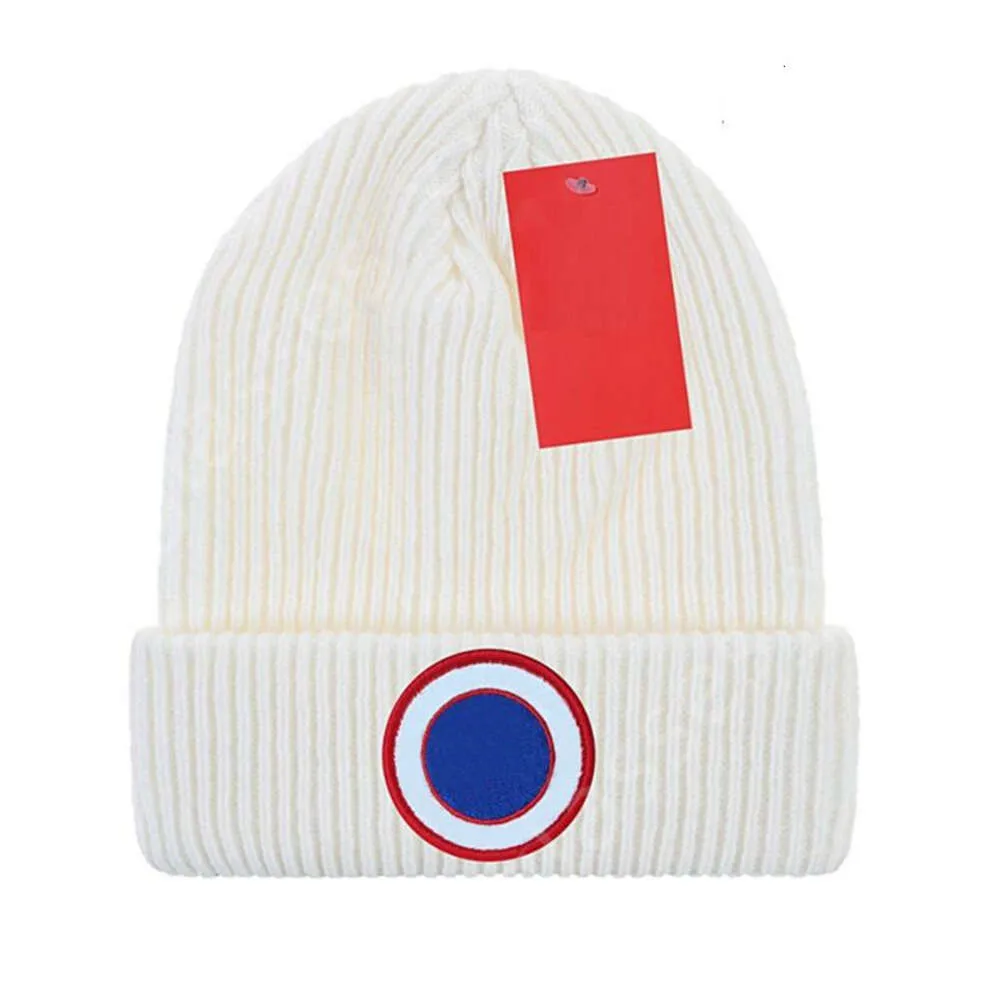Canadian Luxury Goose Beanie Designer Knitted Hat for Men and Women