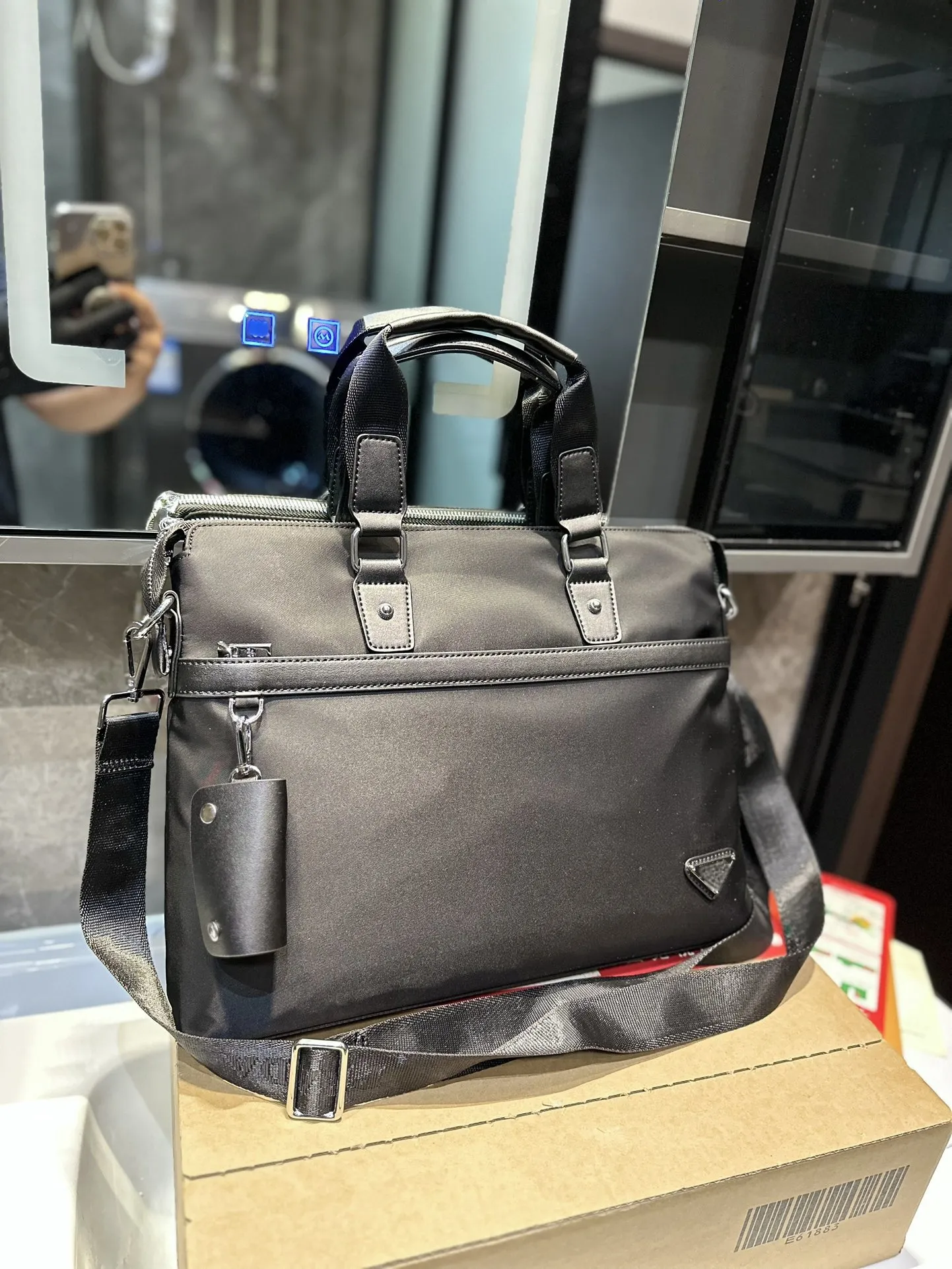 Briefcase, computer bag, handbag, luxury bag, designer men's lightweight and fashionable square classic bag