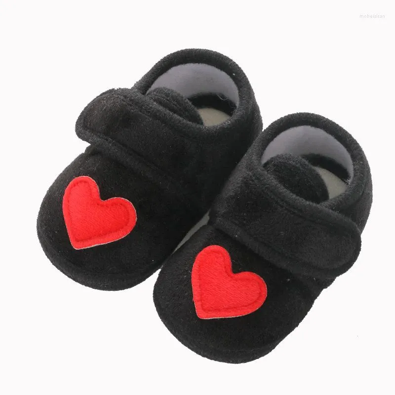 First Walkers 2023 Sand Baby Sweet Shoes Born Boys Girls Infant Red Heart Prewalkers Presepe antiscivolo