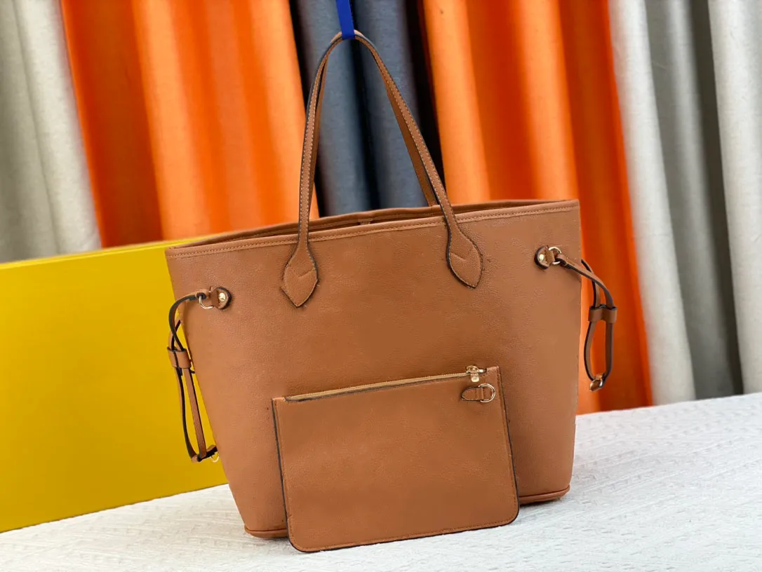 Modegeprägte Tasche: Damen Designer Einkaufstaschen Mit Monogramm