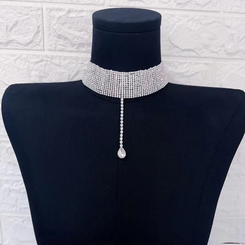 Choker Fashion All Rhinestone Halsband Luxury Crystal Droplet Pendant Sexig kvinnokedjekedja juvelr