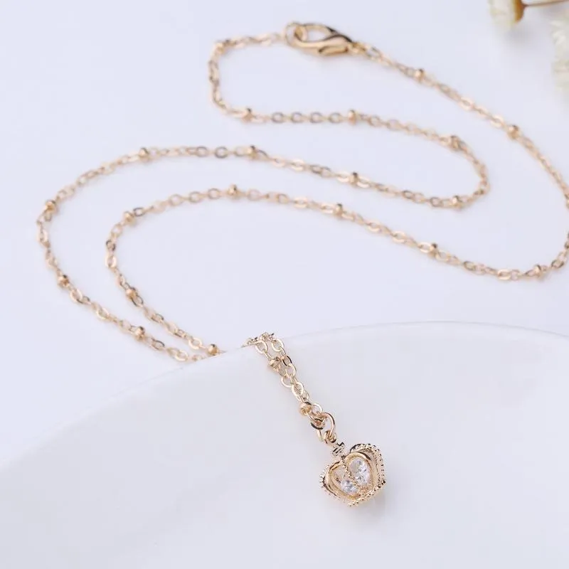 Pendant Necklaces Luxury Crystal Stone Crown Pandent Necklace For Women Elegant Hollow Out Geometry Choker Female Wedding Jewelry W-1