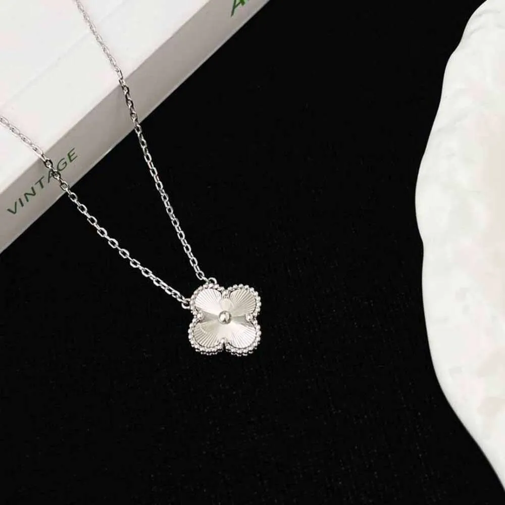 vanlies cleeflies necklace S925 Sterling Silver Lucky Four Leaf Grass Exquisite Laser Single Flower Necklace Platinum Collar Chain