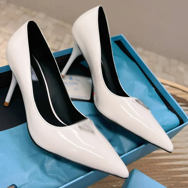 Nouvelle arrivée haut talon Fashion Lady Chaussures Femme sandales pour  femmes - Chine Chaussures et de la chaussure prix