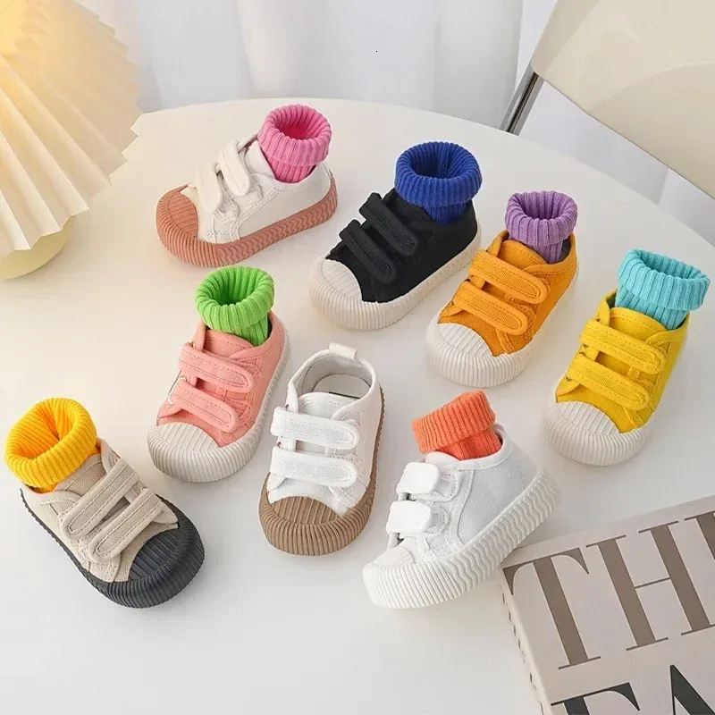 Sneakers koreańskie dzieci buty sprężyna chłopcze na deskę kolorowe wszechstronne cukierki kolorowe buty dziecięce 231115