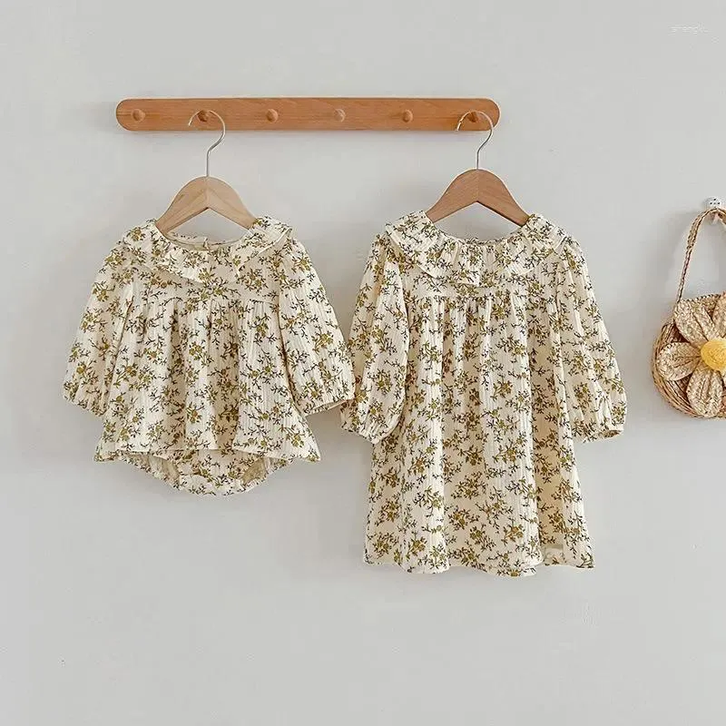 Vestidos da menina 2023 família combinando roupas para meninas crianças vintage floral impressão série vestido macacão crianças boutique irmã olhar