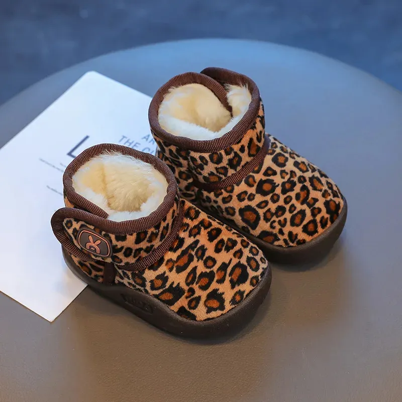 Kids top leopard booties