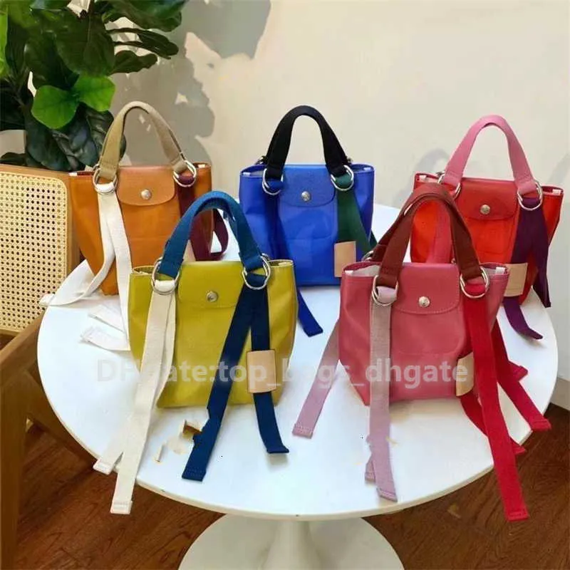 Solid-coloured saddle bag