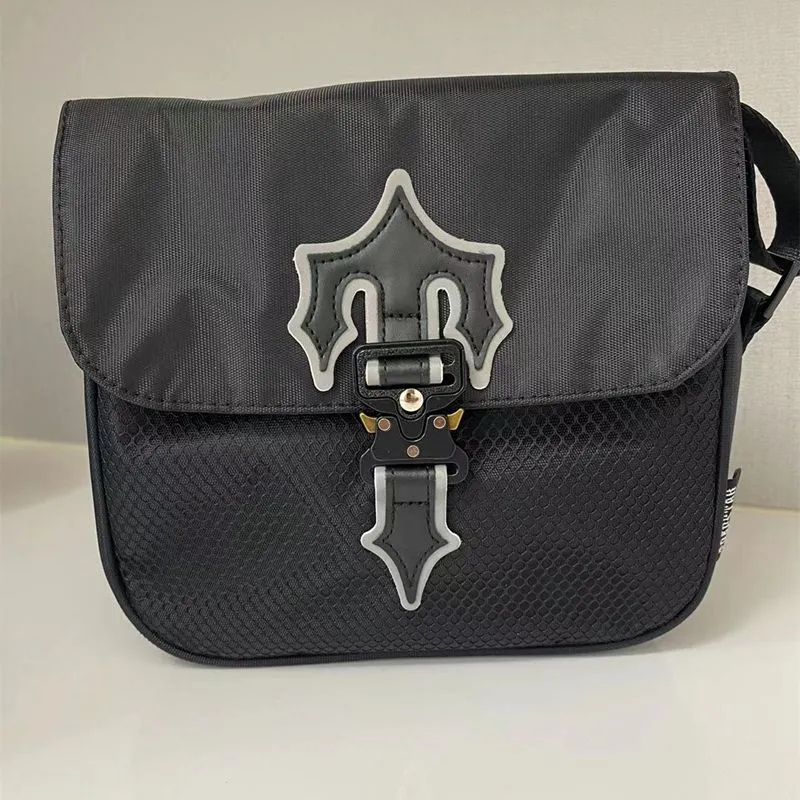 Kobieta Trapstar Messenger nylon crossbody tor męski raper UK Hot Trapstars Irongate Cobra T Luksusowy projektant torebki na ramię Wodoodporne torby na plecaki