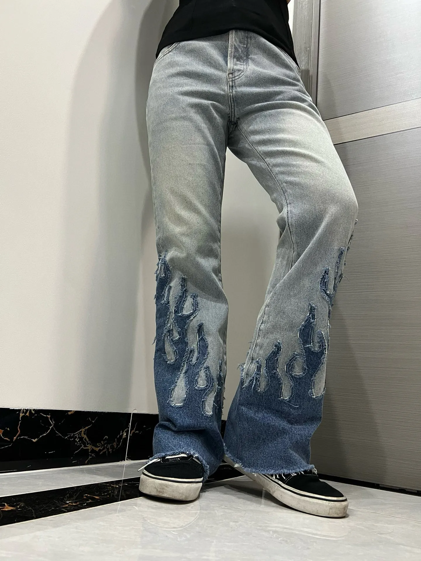 High Quality Mens Denim Split Hem Jeans With GD Flame Patch, Distressed  Motorcycle Biker Style, LA BLVD FLARE Ripped Hole Stripe, And Embroidered  Denims FALECTION 23SS From Doul, $119.8