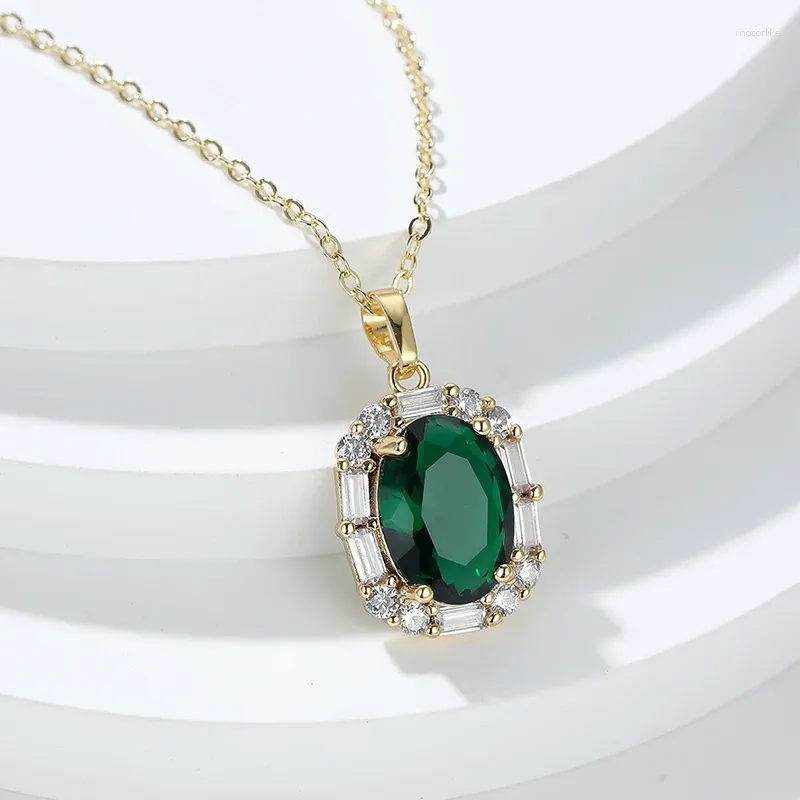 Collane con ciondolo Placcato oro 18 carati Lusso Grande ovale Bianco Pietra verde Collana Gioielli Donna Cubic Zirconia CZ Catena di cristallo