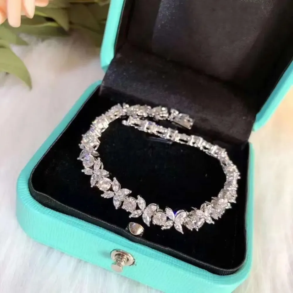Damflickvänner designer armband för kvinnor mode elegant pärla fest diamant smycken valentiner dag gåvor trevligt ww