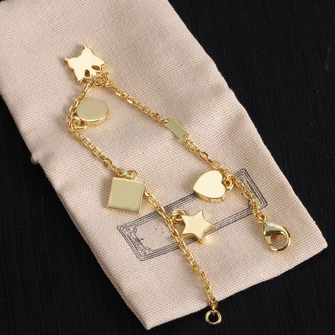 Klassisches Armband, Designer-Armband, Goldanhänger-Arrangement, verziertes Charm-Armband, 18 Karat vergoldet, Luxus-Hochzeits-Damenmode-G-Schmuck